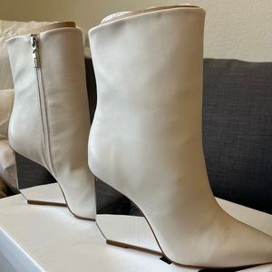 Brand New: SCHUTZ Mirrored heel Bootie